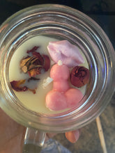 Load image into Gallery viewer, Sweet D Candle
